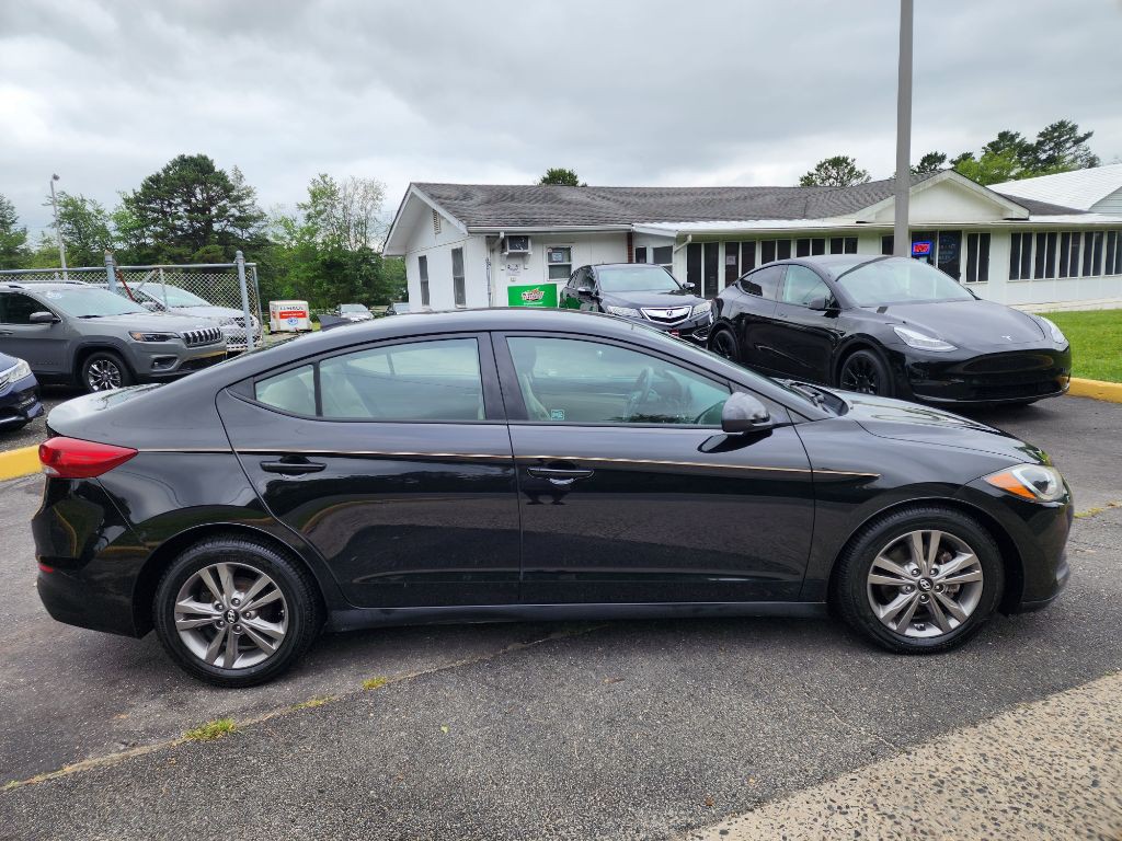 2017 Hyundai Elantra Image 5