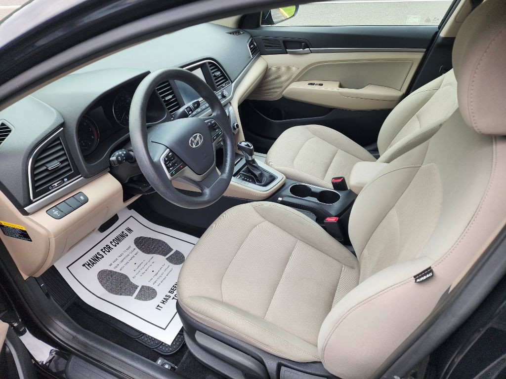 2017 Hyundai Elantra Image 8