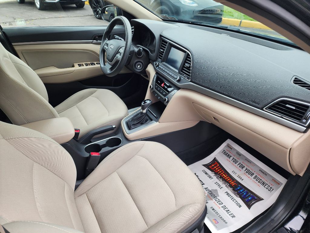 2017 Hyundai Elantra Image 10