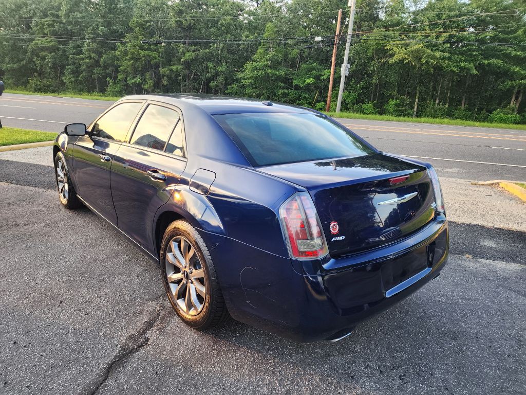 2014 Chrysler 300 Image 4