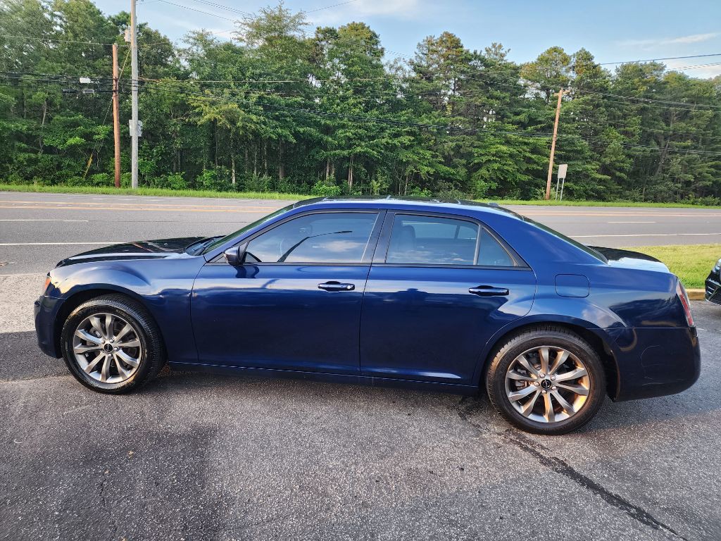 2014 Chrysler 300 Image 6