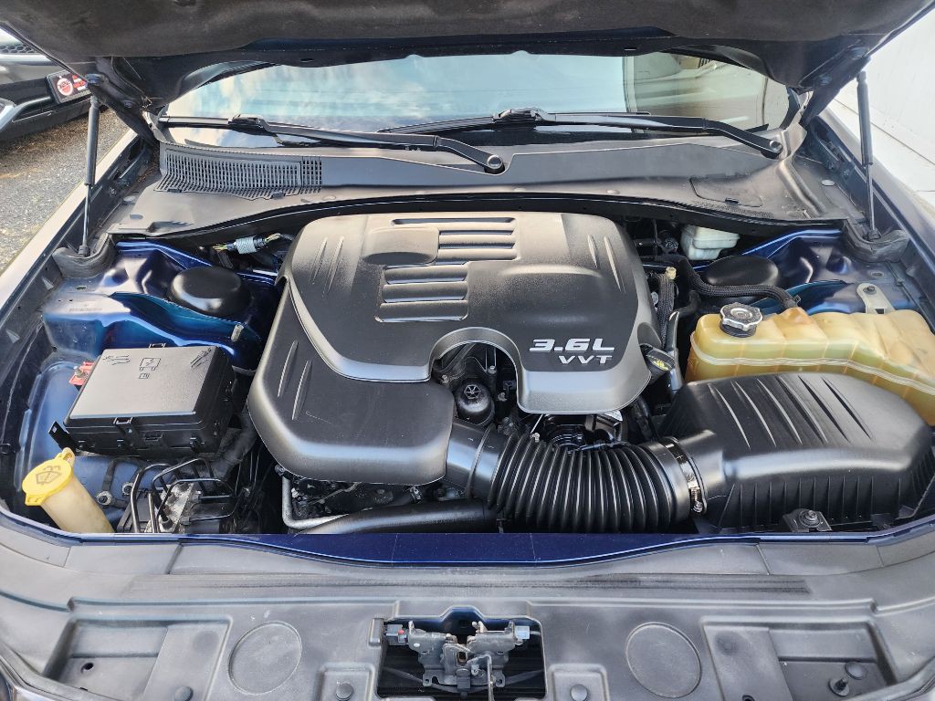 2014 Chrysler 300 Image 7