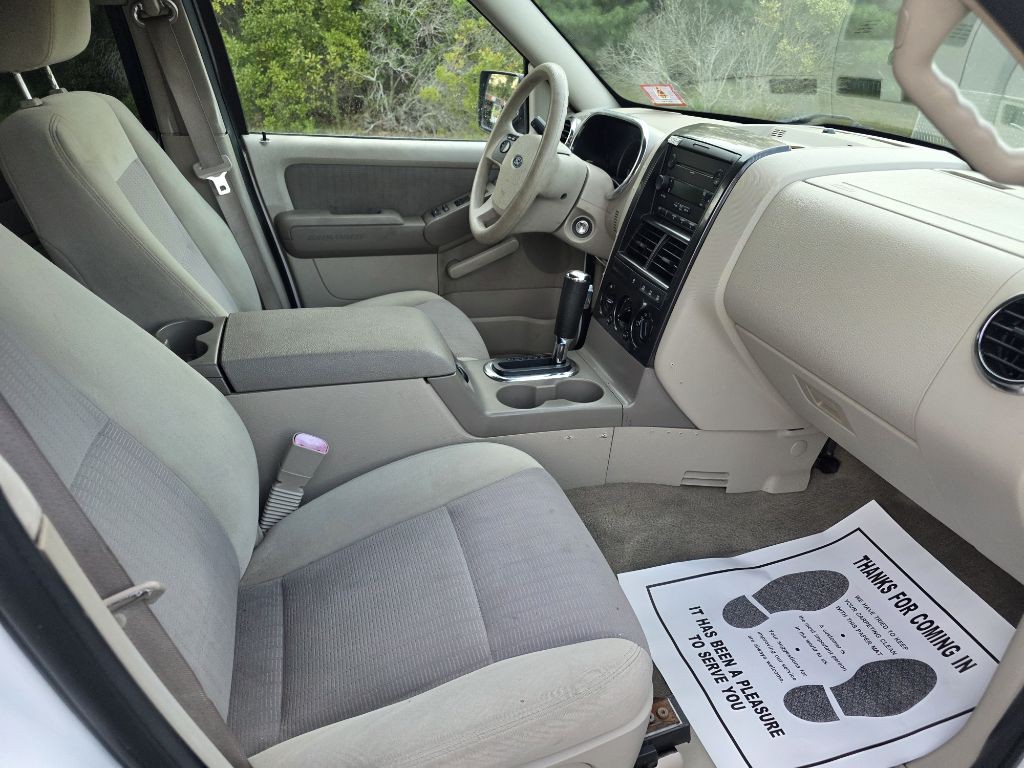 2007 Ford Explorer Image 9