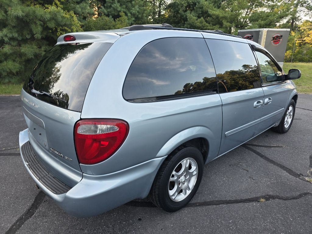 2004 Dodge Grand Caravan Image 2