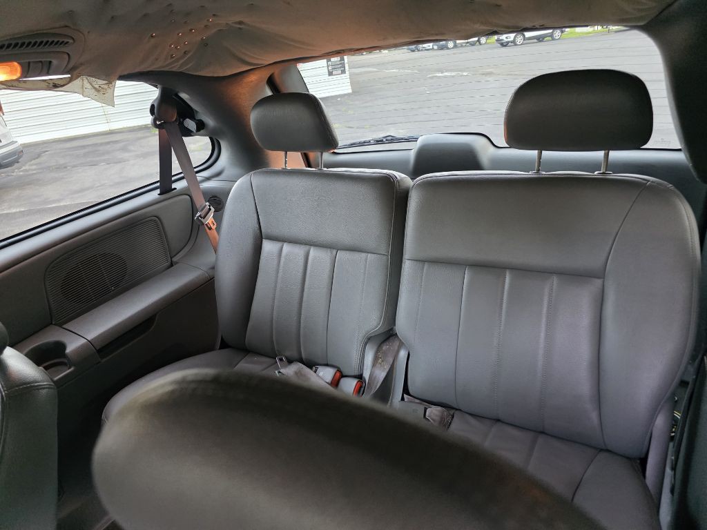 2004 Dodge Grand Caravan Image 10