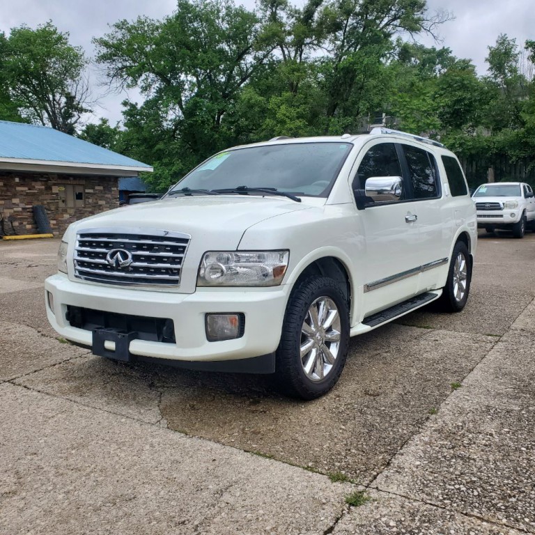 2010 INFINITI QX56 Image 3