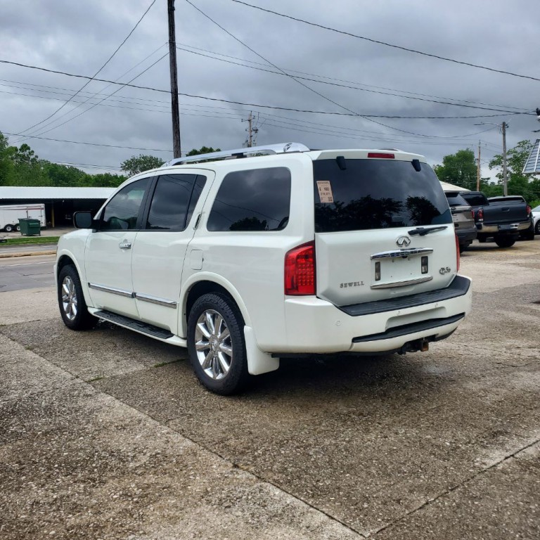 2010 INFINITI QX56 Image 4
