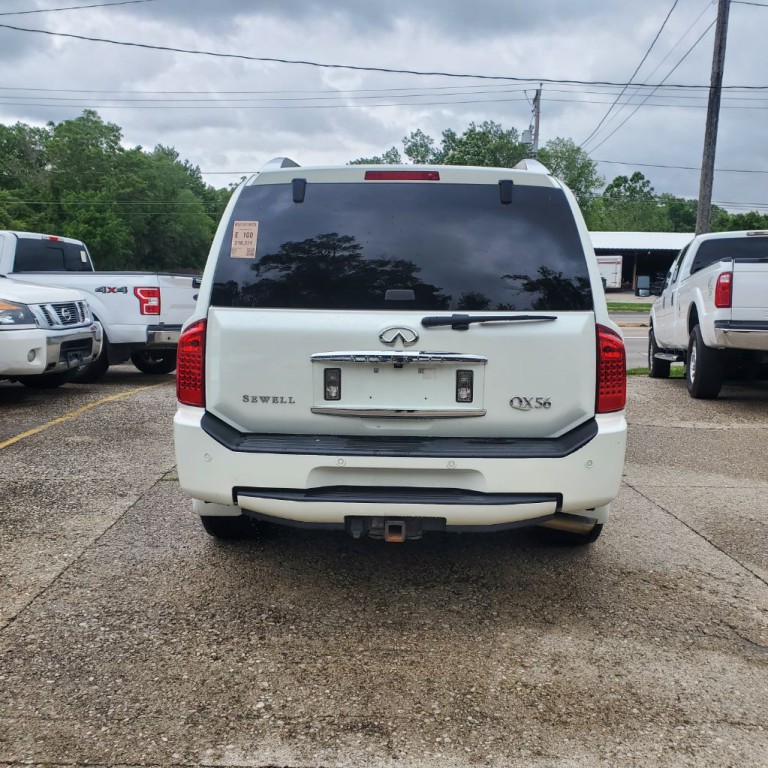 2010 INFINITI QX56 Image 5