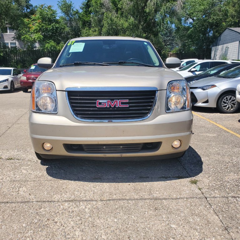 2007 GMC Yukon Image 2