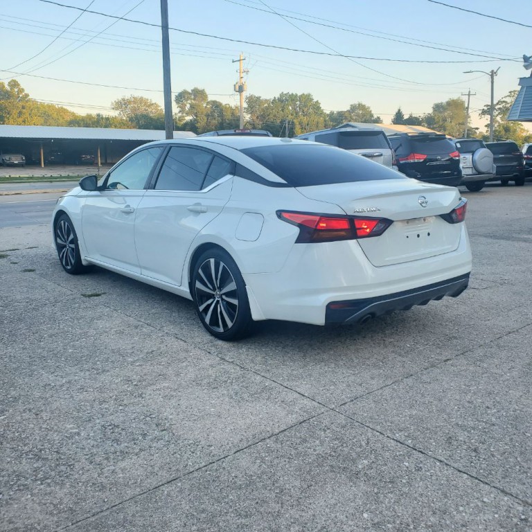 2019 Nissan Altima Image 4
