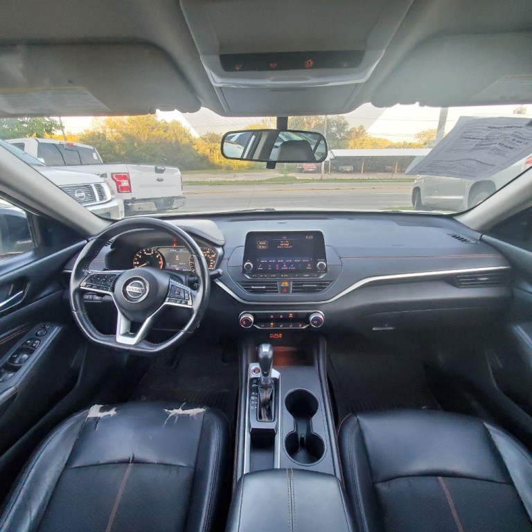 2019 Nissan Altima Image 9