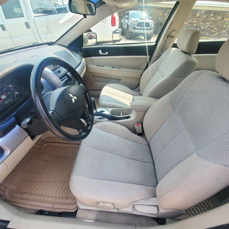 2007 Mitsubishi Galant Image 8