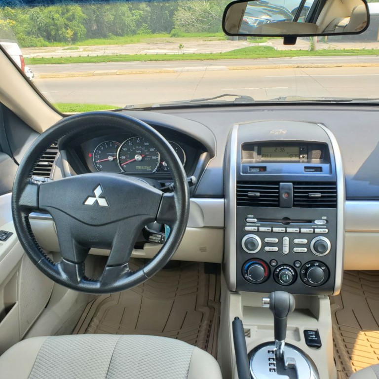 2007 Mitsubishi Galant Image 10