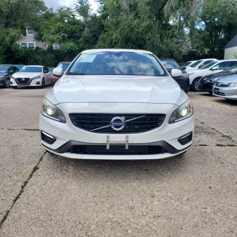 2017 Volvo S60 Image 2