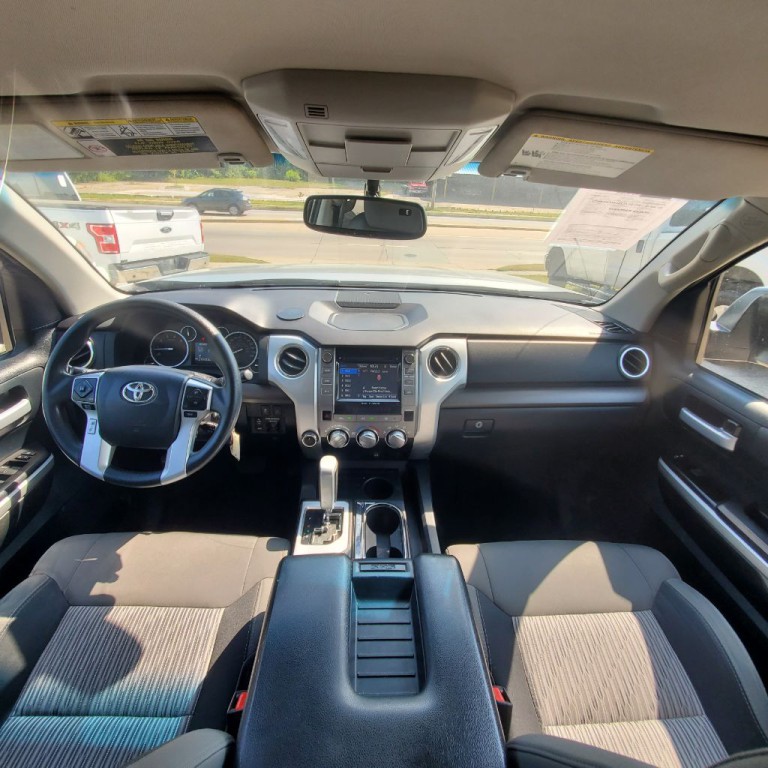 2017 Toyota Tundra Image 9