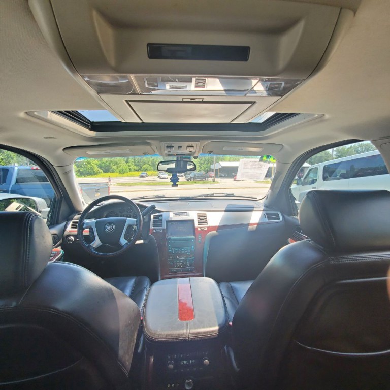 2007 Cadillac Escalade Image 10