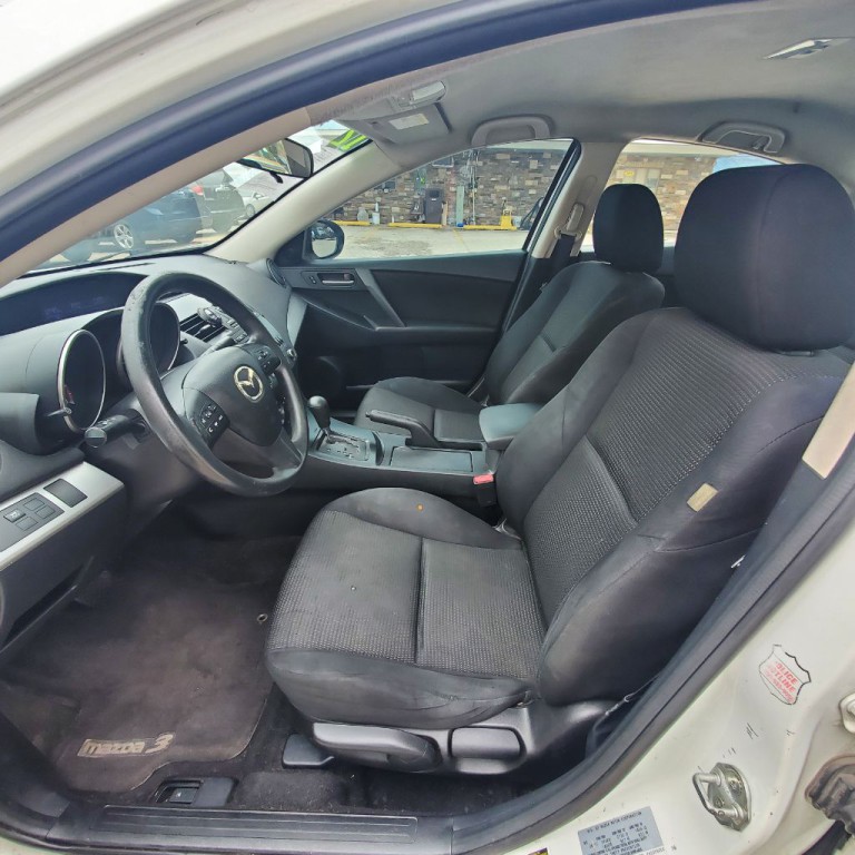 2012 Mazda Mazda3 Image 8