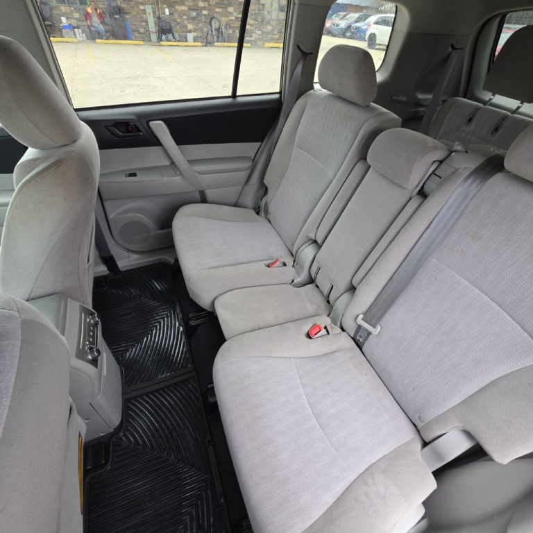 2012 Toyota Highlander Image 8