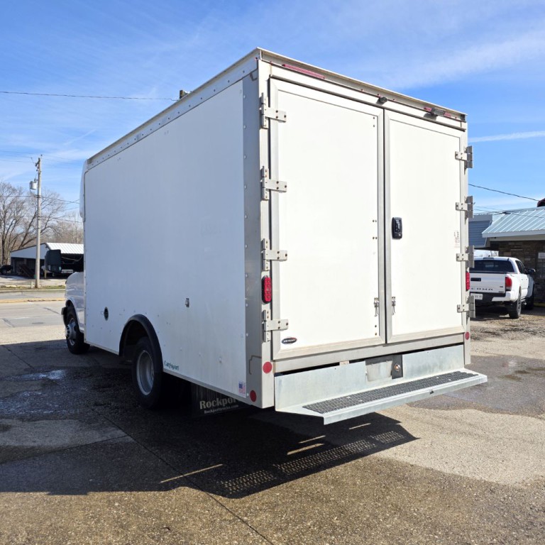 2021 Chevrolet Express Image 4