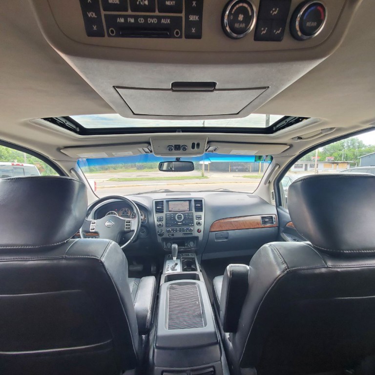 2010 Nissan Armada Image 10