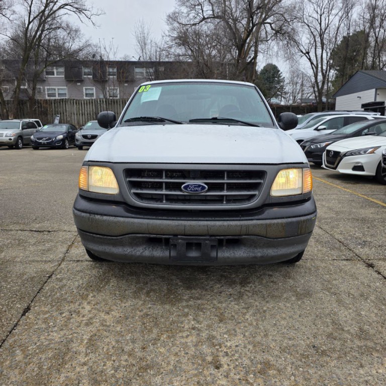 2003 Ford F-150 Image 2