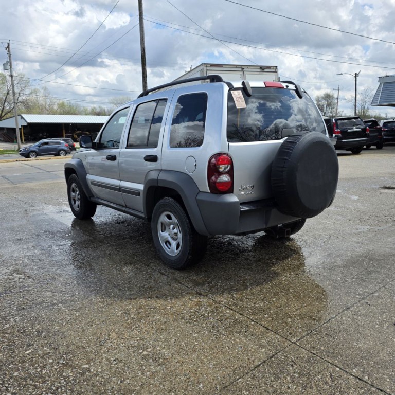 2006 Jeep Liberty Image 2