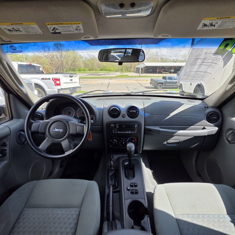 2006 Jeep Liberty Image 7