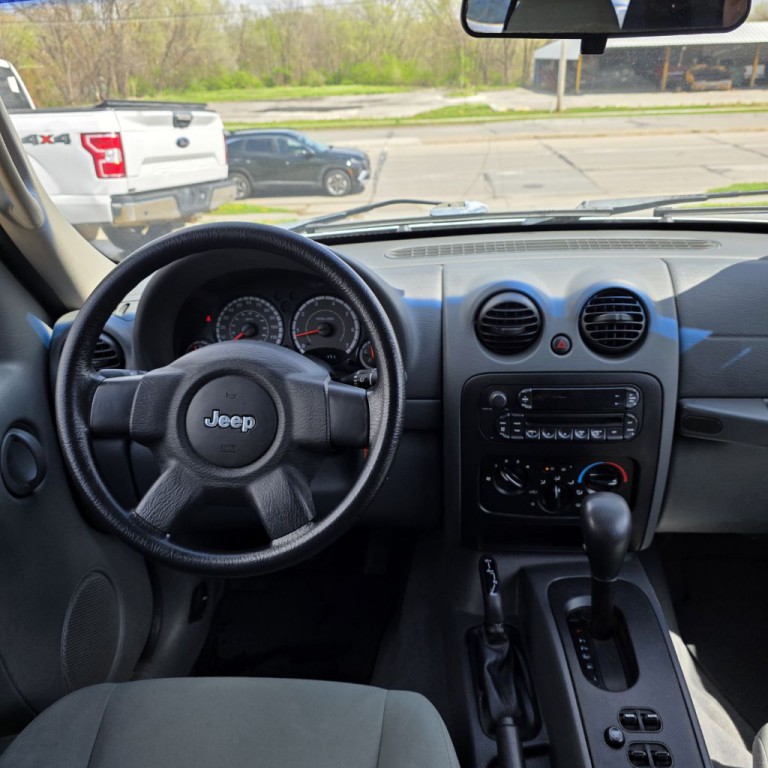 2006 Jeep Liberty Image 11