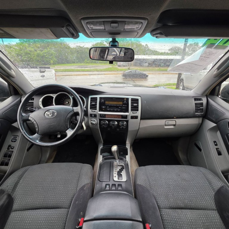 2004 Toyota 4Runner Image 10