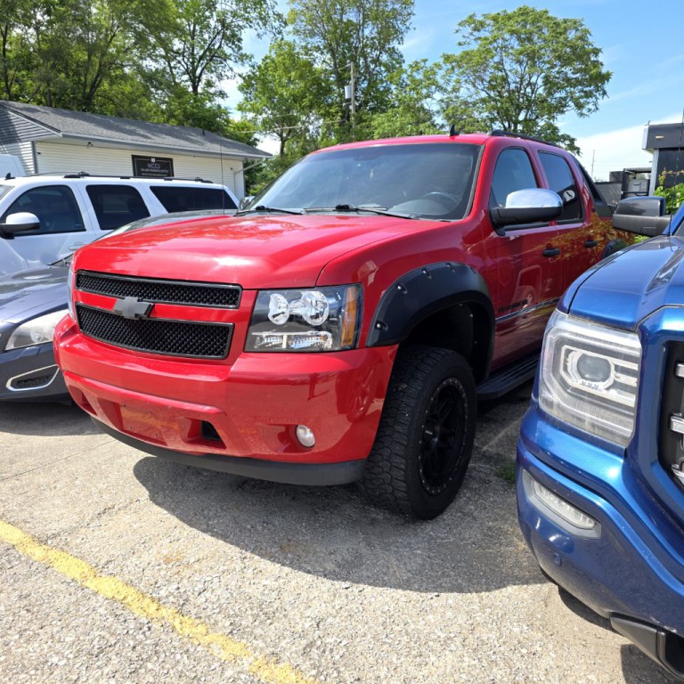 2009 Chevrolet Avalanche Image 2
