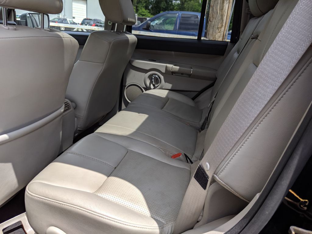 2006 Jeep Commander Image 8