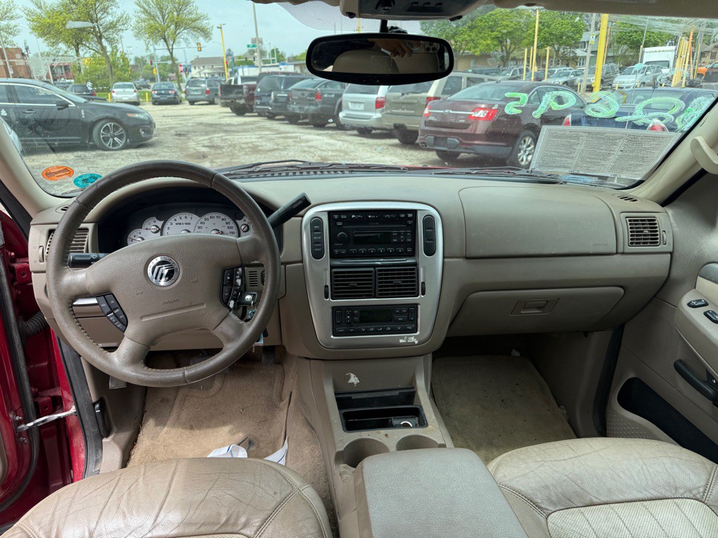 2004 Mercury Mountaineer Image 12