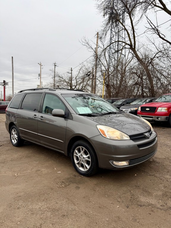 2005 Toyota Sienna Image 2