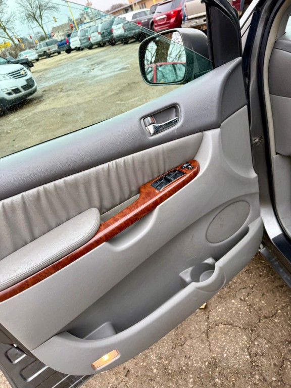 2005 Toyota Sienna Image 7