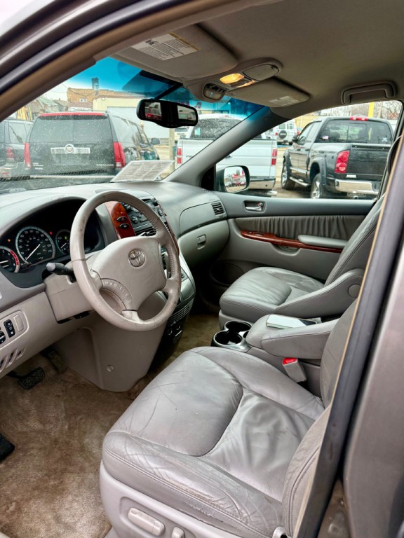 2005 Toyota Sienna Image 8