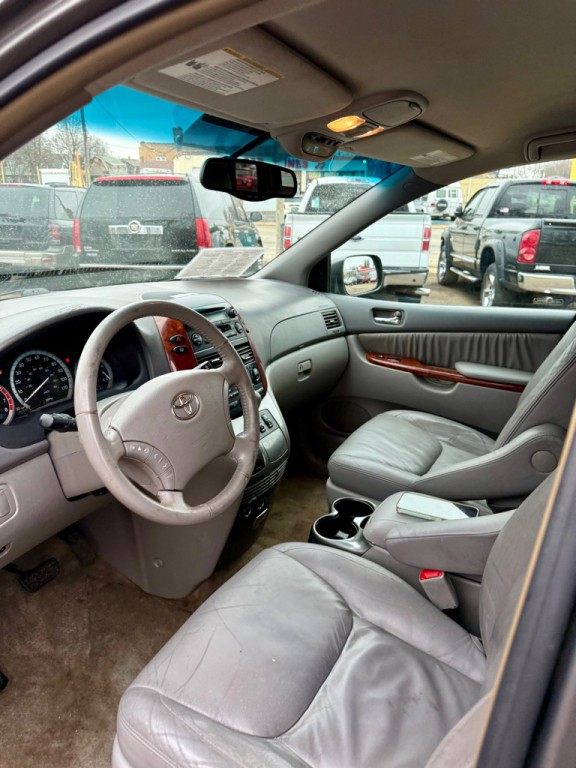 2005 Toyota Sienna Image 9