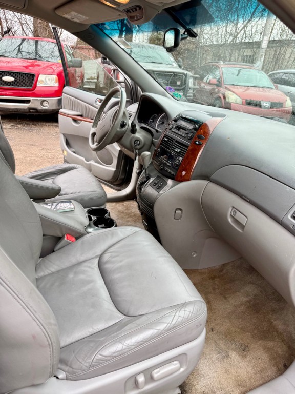 2005 Toyota Sienna Image 19