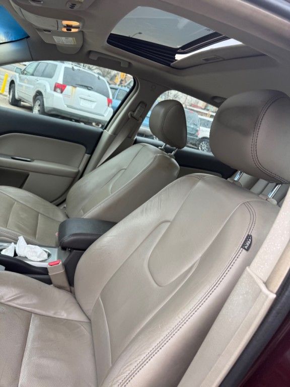 2011 Ford Fusion Image 8