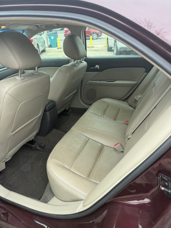 2011 Ford Fusion Image 11
