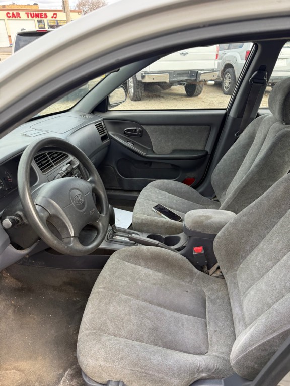 2003 Hyundai Elantra Image 7