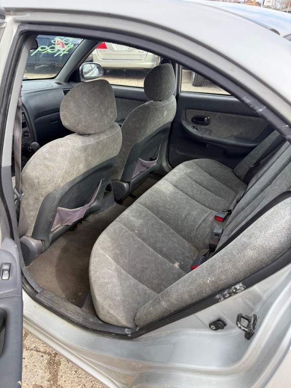 2003 Hyundai Elantra Image 10