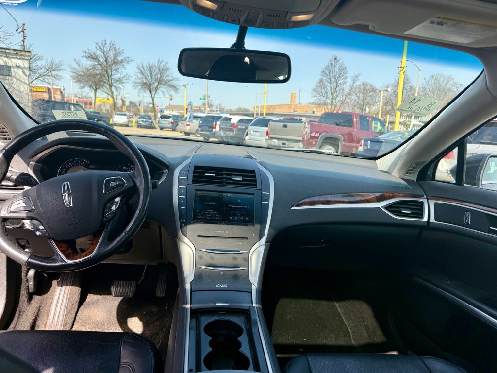 2014 Lincoln MKZ Image 16