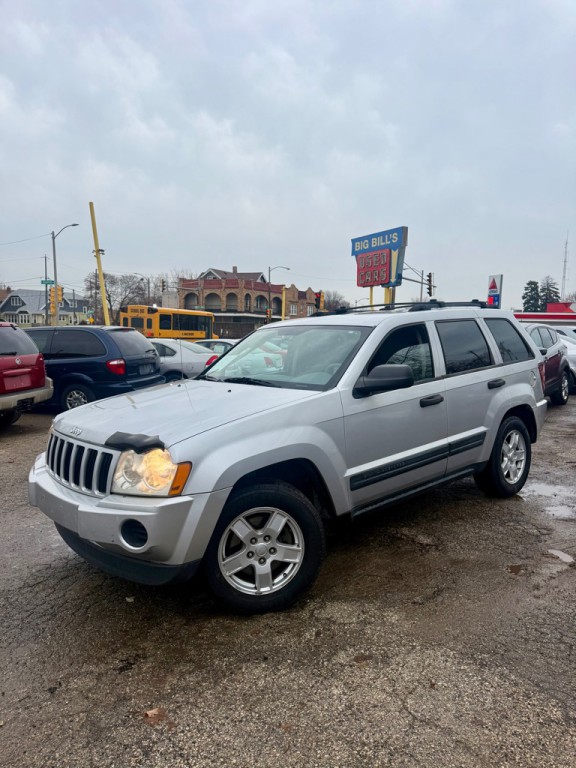 2005 Jeep Grand Cherokee Image 1