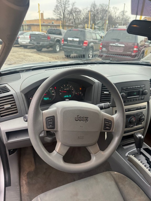 2005 Jeep Grand Cherokee Image 8