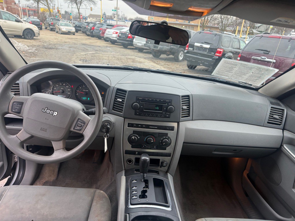 2005 Jeep Grand Cherokee Image 11