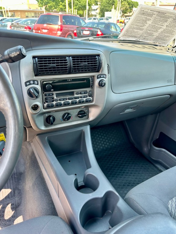 2003 Ford Explorer Image 11