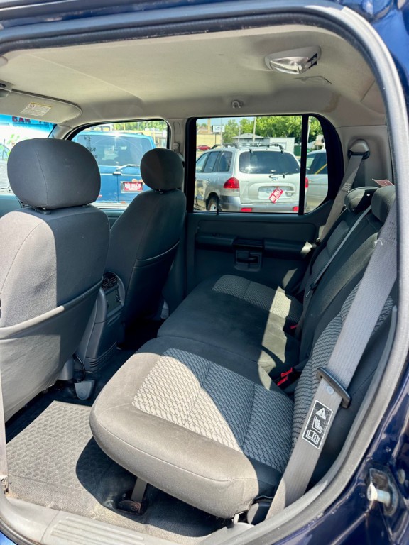2003 Ford Explorer Image 12