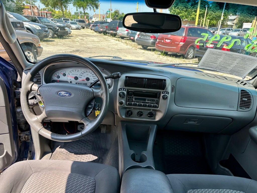 2003 Ford Explorer Image 13