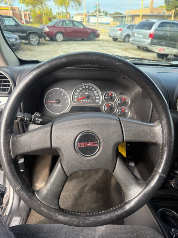 2006 GMC Envoy Image 10