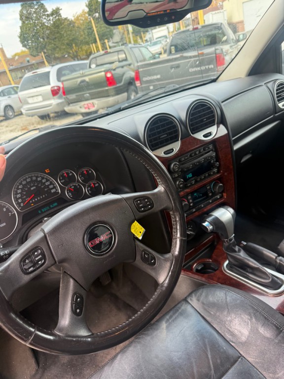 2008 GMC Envoy Image 9